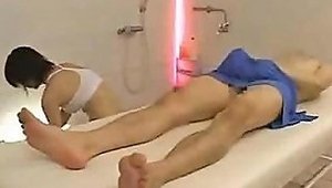 Japanese Client Stealthily Pumps Cock At Health Spa