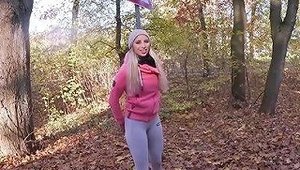 Hot Teen Works Out In Public Wearing Yoga Pants